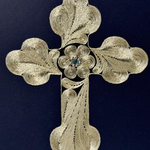 Pravoslavni krst od srmenog konca