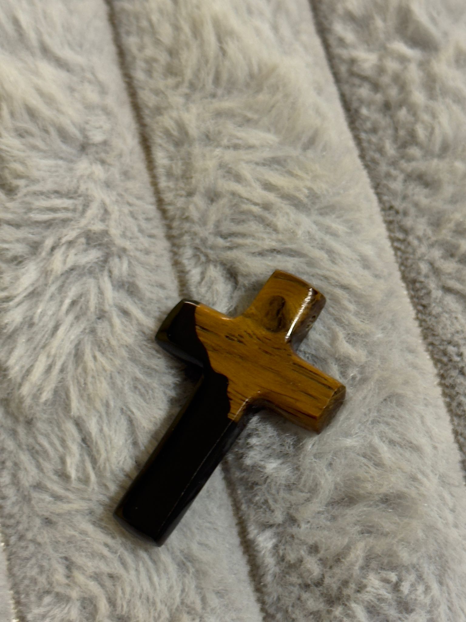 Crni Krstić – Orah & Epoksi