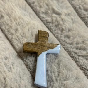 Baby plavi krstić – fosilni jasen & epoksi