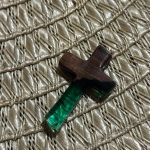 Zeleni krstić – Američki orah & epoksi